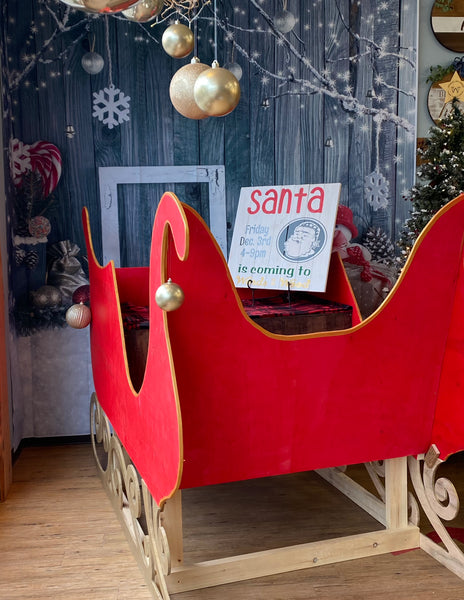 12/5/25 4pm -9pm Holiday Stroll at The Wallingford Marketplace at Words on Wood